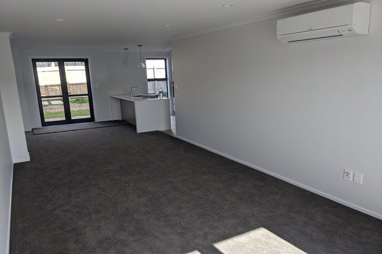 Photo of property in 1b Breakwater Way, Whitby, Porirua, 5024