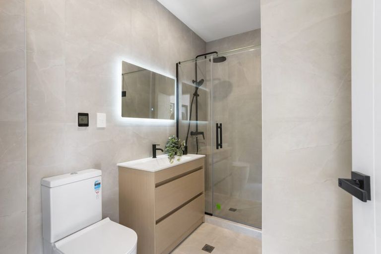 Photo of property in 21a Pipitea Place, Massey, Auckland, 0614