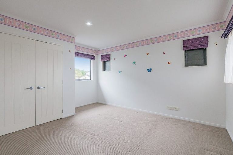 Photo of property in 42 Oakway Drive, Schnapper Rock, Auckland, 0632