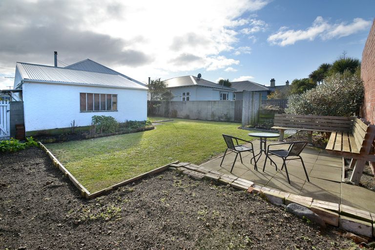 Photo of property in 25 Hargest Crescent, Saint Kilda, Dunedin, 9012