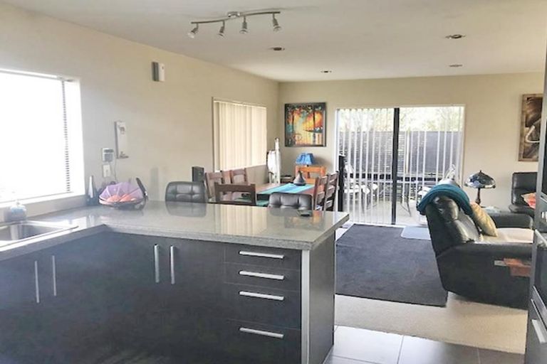 Photo of property in 39 Riverglade Parkway, Te Atatu South, Auckland, 0610