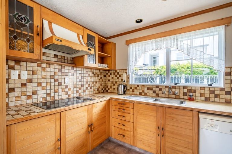 Photo of property in 11 Observatory Close, Whitby, Porirua, 5024