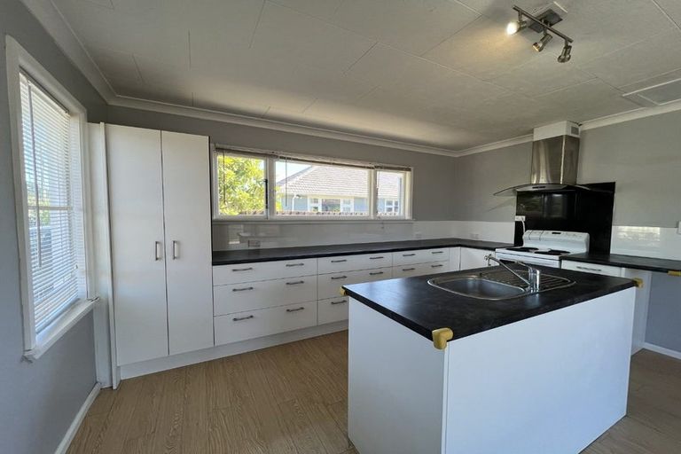 Photo of property in 172 Springs Road, Hornby, Christchurch, 8042