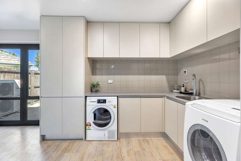 Photo of property in 27 Foresters Crescent, Parklands, Christchurch, 8083