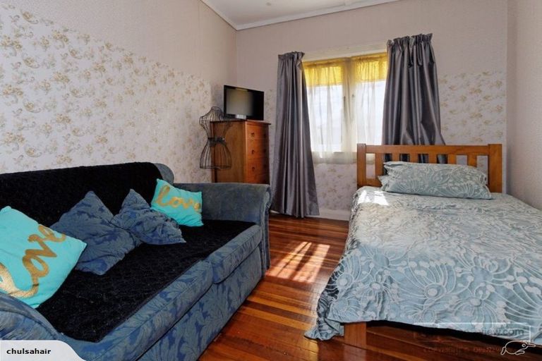 Photo of property in 52 Newington Road, Henderson, Auckland, 0612