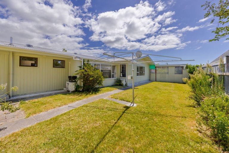 Photo of property in 16 Anderson Road, Taradale, Napier, 4112