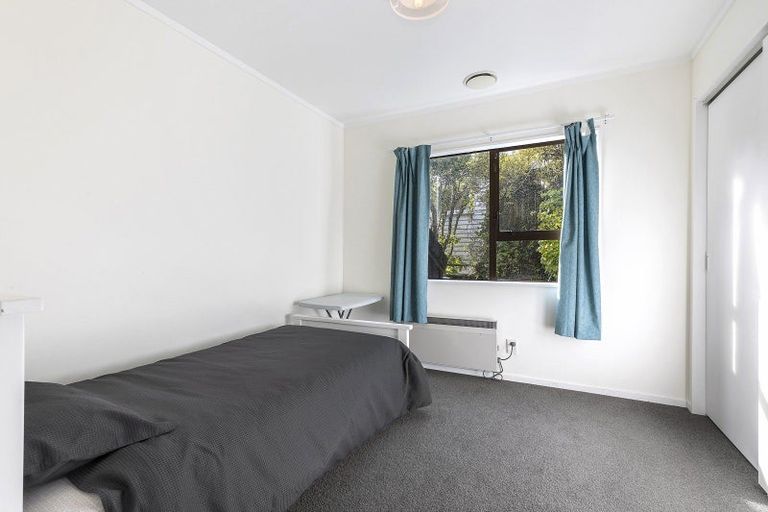 Photo of property in 12 Creswick Terrace, Northland, Wellington, 6012