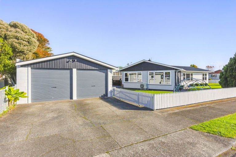 Photo of property in 2 Weld Street, Levin, 5510