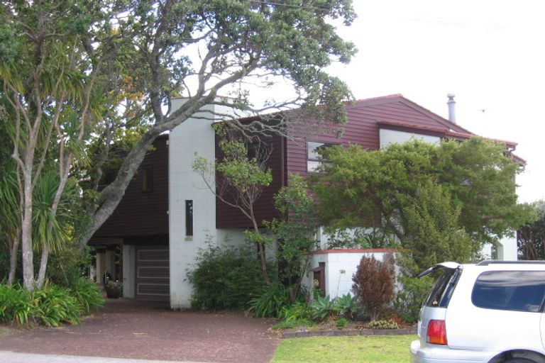 Photo of property in 3/140 Aberdeen Road, Campbells Bay, Auckland, 0620