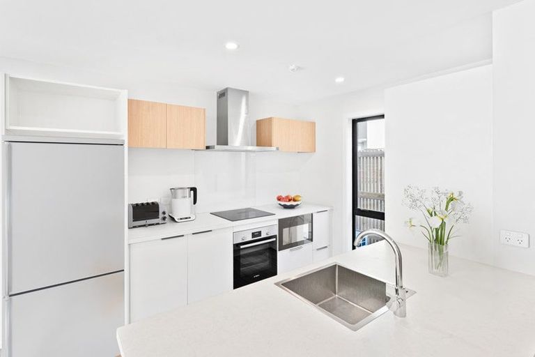 Photo of property in 6/4 Tawhai Street, Stokes Valley, Lower Hutt, 5019