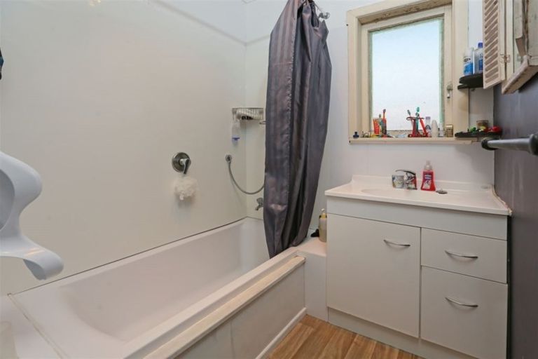 Photo of property in 52 Metcalfe Road, Ranui, Auckland, 0612