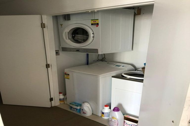 Photo of property in The Quay, 1002/332 Lambton Quay, Wellington Central, Wellington, 6011