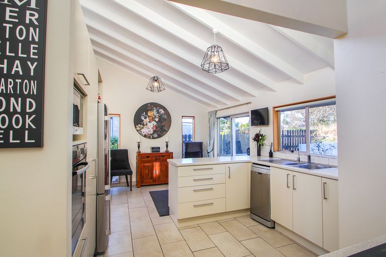 Photo of property in 27 Essex Street, Weston, Oamaru, 9401
