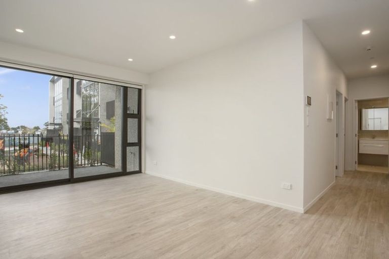 Photo of property in 104/165 Lake Road, Northcote, Auckland, 0627