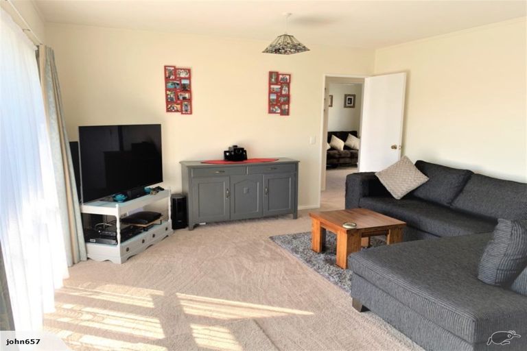 Photo of property in 37f2 Bould Street, Johnsonville, Wellington, 6037