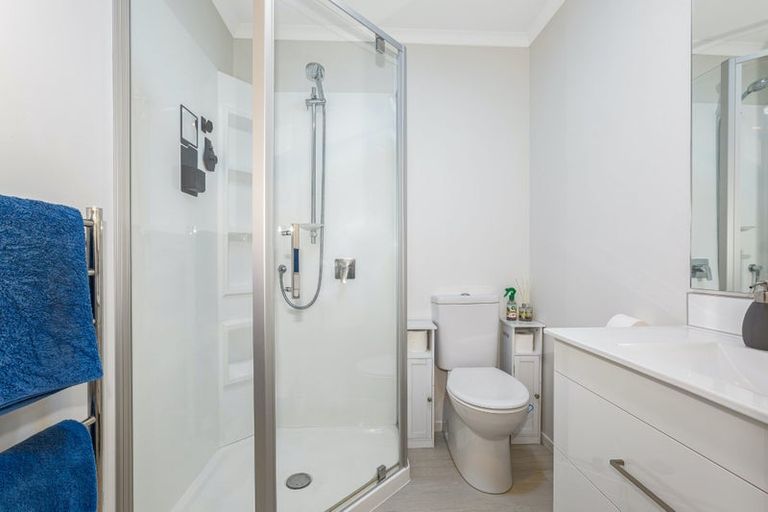 Photo of property in 9u7 Surrey Street, Tawa, Wellington, 5028
