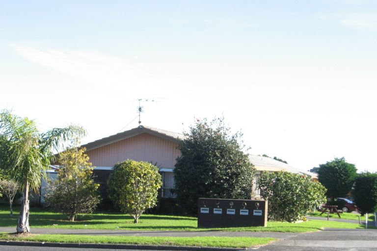 Photo of property in 83c Great South Road, Manurewa, Auckland, 2102