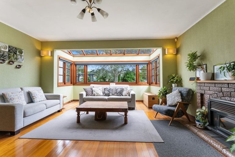 Photo of property in 55 Coronation Road, Mangere Bridge, Auckland, 2022
