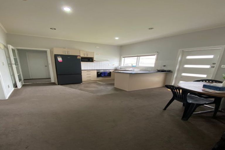Photo of property in 110a Manuroa Road, Takanini, 2112