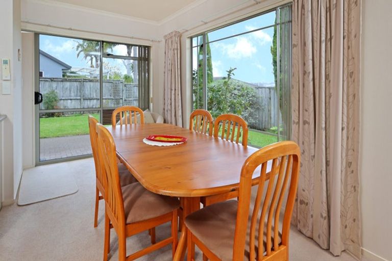 Photo of property in 32 Highfields Terrace, Henderson, Auckland, 0612