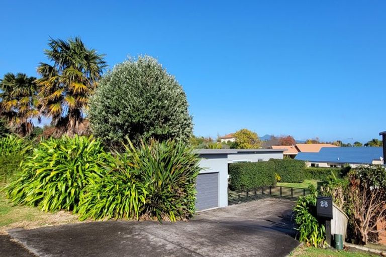 Photo of property in 28 Veale Road, Frankleigh Park, New Plymouth, 4310
