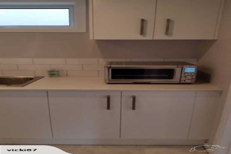 Photo of property in 1/32 Seaview Road, Glenfield, Auckland, 0629