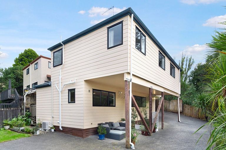 Photo of property in 45 Holmes Drive South, Massey, Auckland, 0614