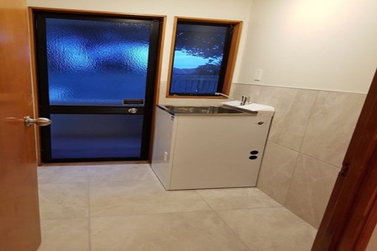 Photo of property in 2/93 Sunnybrae Road, Hillcrest, Auckland, 0627