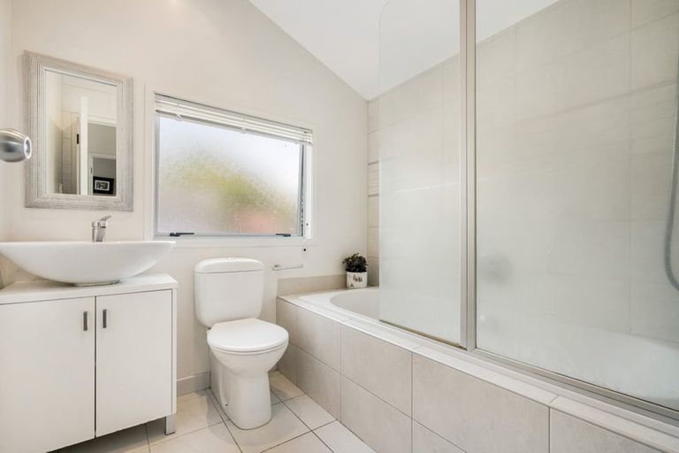 Photo of property in 8 Etherege Place, Howick, Auckland, 2014