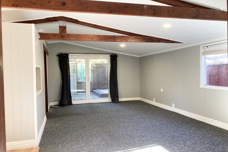 Photo of property in 14 Fairdene Avenue, Henderson, Auckland, 0610