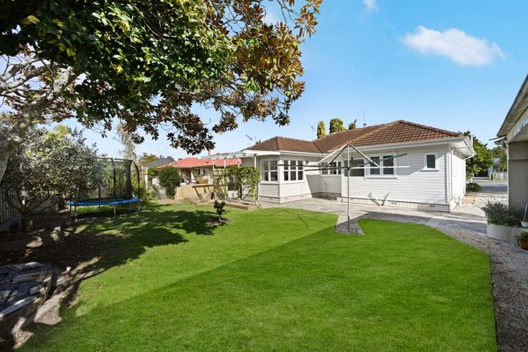 Photo of property in 10 Vectis Road, Hillcrest, Hamilton, 3216