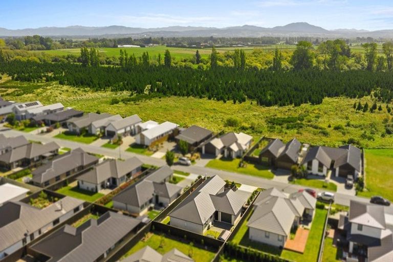 Photo of property in 34 Te Hurunui Drive, Pegasus, 7612