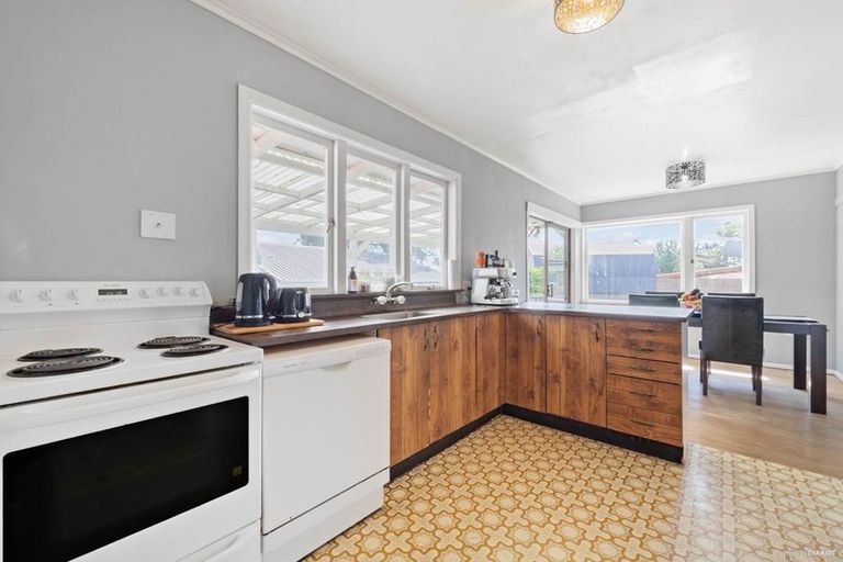 Photo of property in 27 Esperanto Road, Papatoetoe, Auckland, 2025