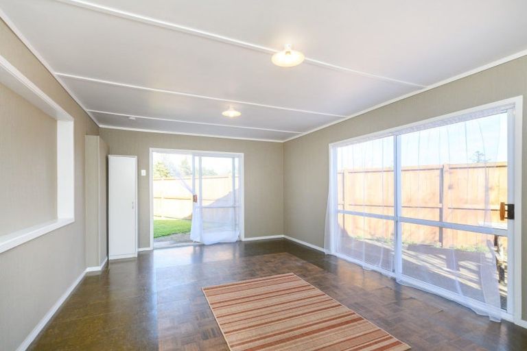 Photo of property in 44 Escort Grove, Awapuni, Palmerston North, 4412