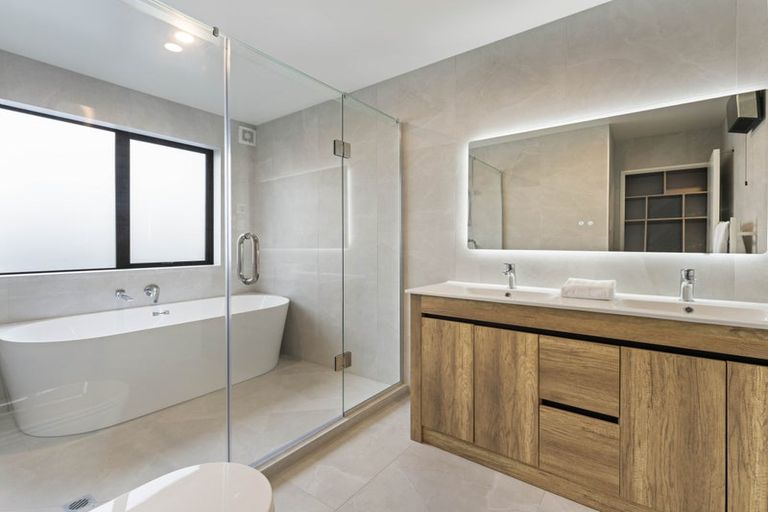 Photo of property in 17 Seagreen Avenue, Rosehill, Papakura, 2113