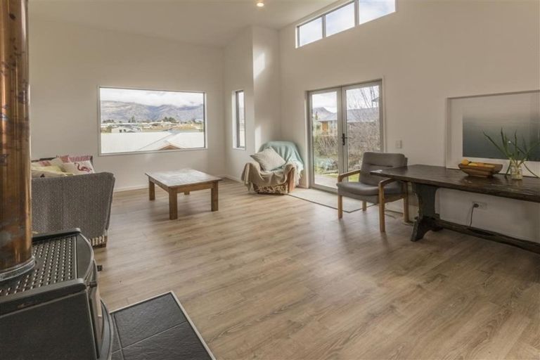 Photo of property in 5b Hogan Lane, Wanaka, 9305