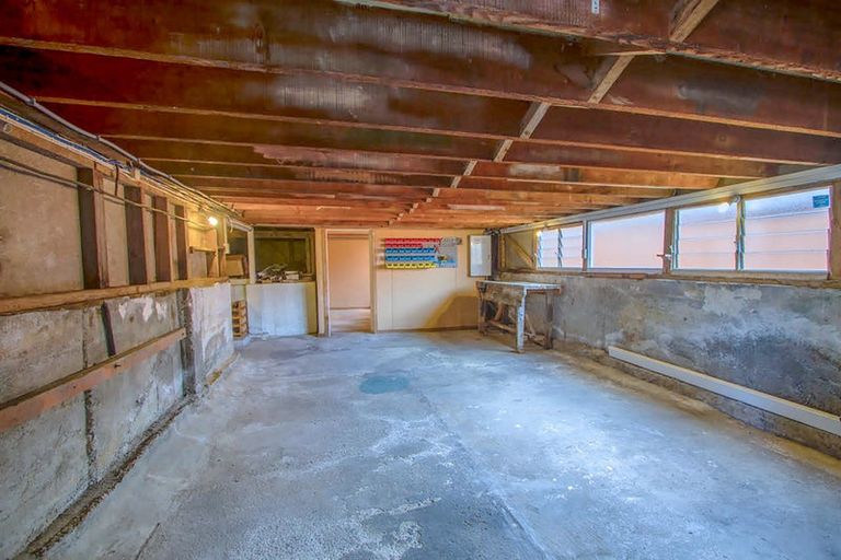 Photo of property in 1/296 Wairau Road, Glenfield, Auckland, 0629