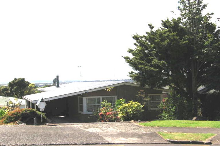 Photo of property in 16 Hepper Street, New Lynn, Auckland, 0600