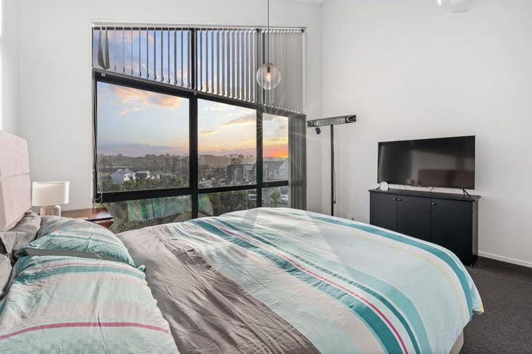 Photo of property in 120 Waekahu Road, Westgate, Auckland, 0814