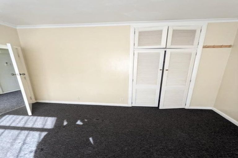 Photo of property in 37 Mako Mako Road, Levin, 5510