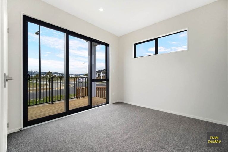 Photo of property in 20 Ihi Place, Karaka, 2578