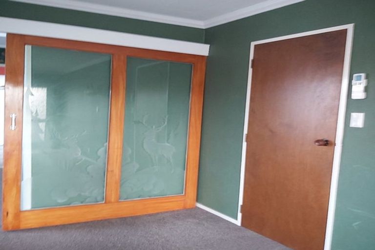 Photo of property in 96a Waiwhetu Road, Waterloo, Lower Hutt, 5011