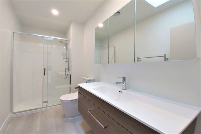 Photo of property in 588f Te Atatu Road, Te Atatu Peninsula, Auckland, 0610