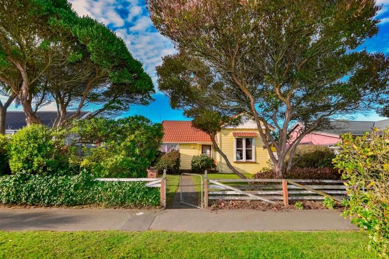 Photo of property in 23 Howe Street, New Brighton, Christchurch, 8083
