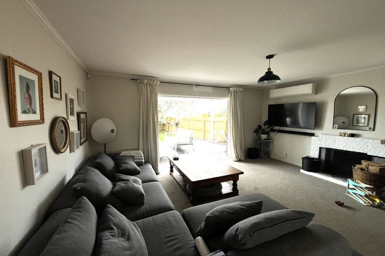 Photo of property in 52 Flanshaw Road, Te Atatu South, Auckland, 0610