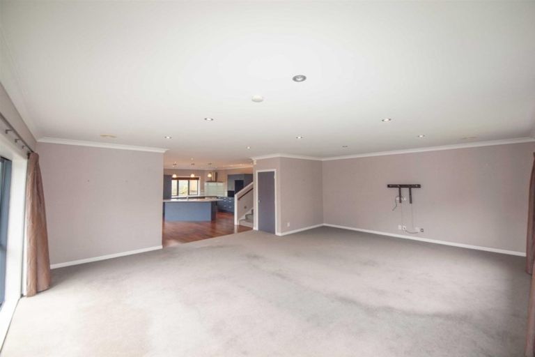 Photo of property in 20 Wantwood Grove, Churton Park, Wellington, 6037