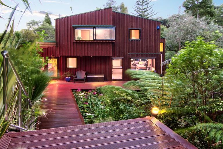 Photo of property in 3 Inaka Place, Titirangi, Auckland, 0604