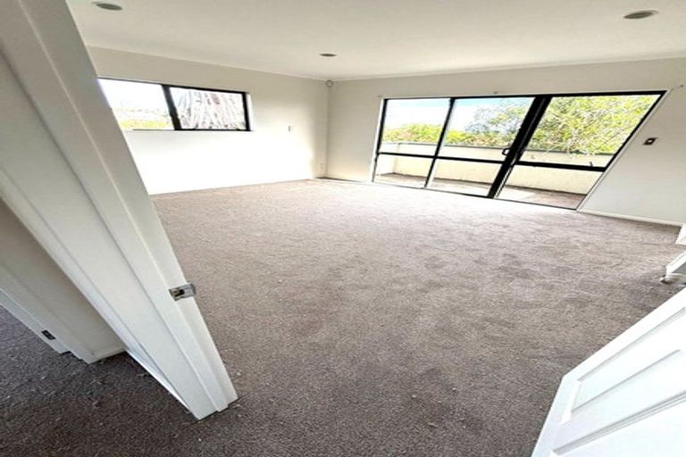 Photo of property in 14 Arrowsmith Drive, Clover Park, Auckland, 2019