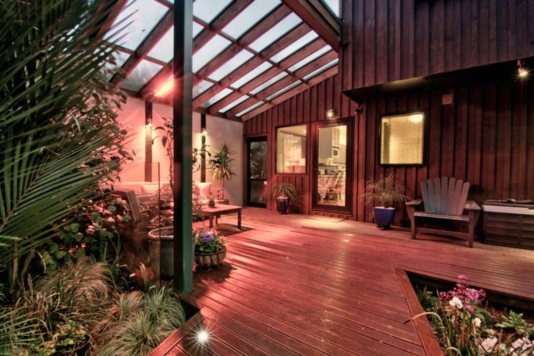 Photo of property in 3 Inaka Place, Titirangi, Auckland, 0604