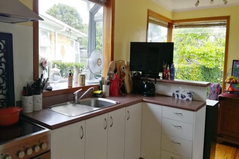 Photo of property in 27 Statesman Street, Henderson, Auckland, 0612